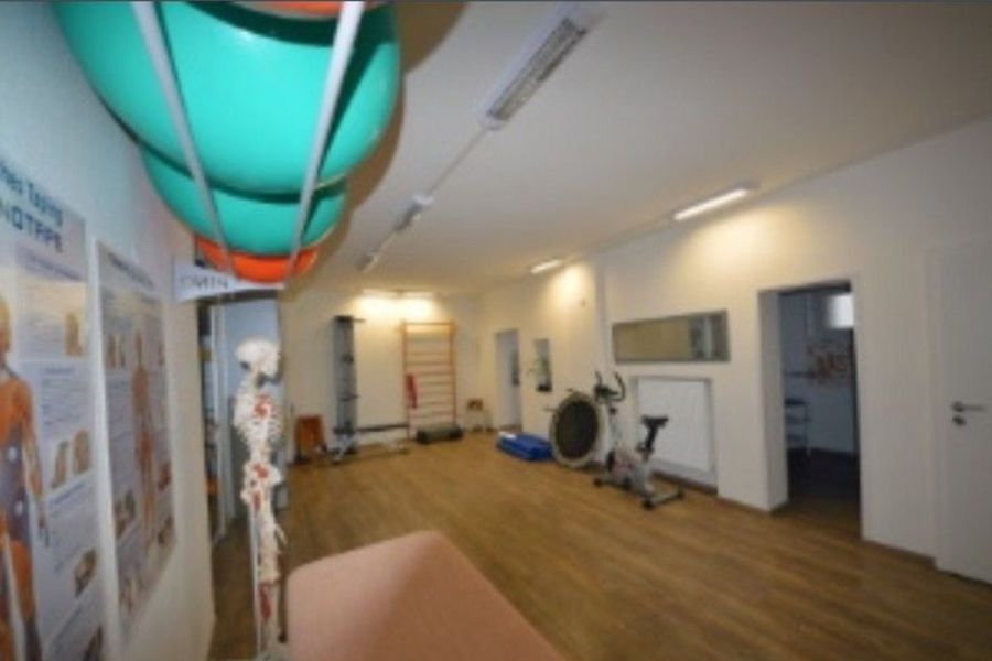 Flur mit Trainingsbereich